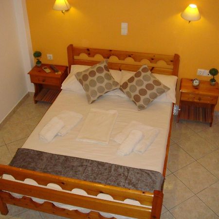 Tínos Boussetil Rooms Capanmat מראה חיצוני תמונה