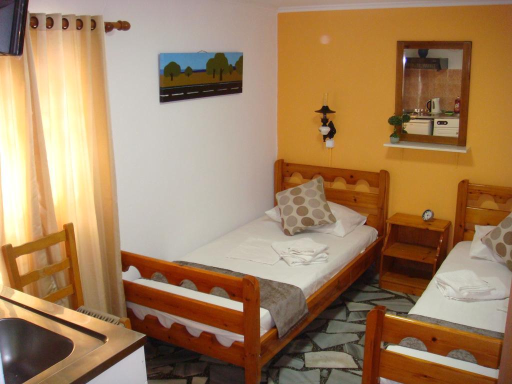 Tínos Boussetil Rooms Capanmat מראה חיצוני תמונה